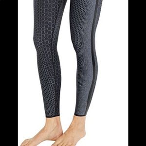 Ultracor Pearls legging worn twice!